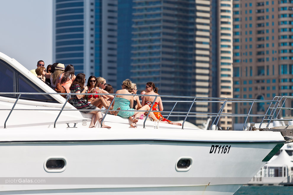 Dubaj 2013 // Bardzo popularna rozrywka w Dubaju to rejsy po Zatoce mniej lub bardziej luksusowymi łodziami.
