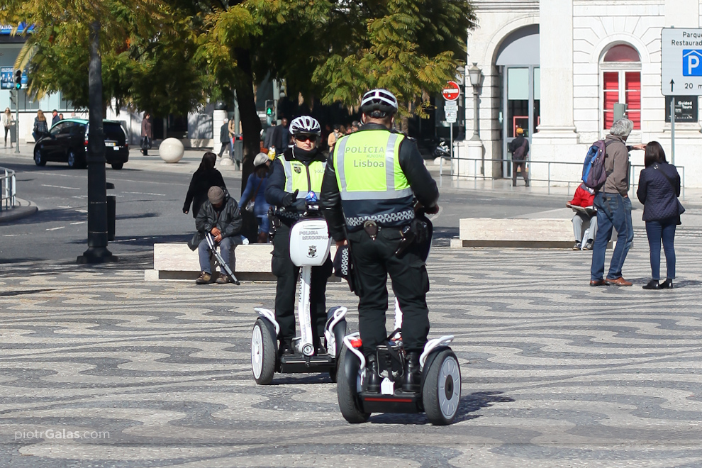 Lizbona 2012 // Lizbońscy policjanci na Segwayach.
